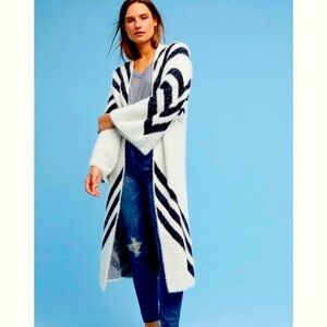 Urban Outfitters/Anthropology Sleeping on Snow duster sweater - EUC 🤍🖤🤍🖤